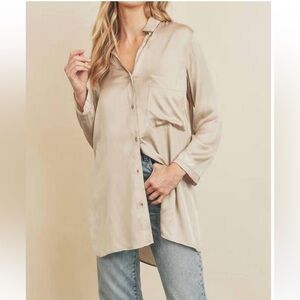 Dress Forum Los Angeles Button-Up Tunic Champagne Long Sleeve Size S NWOT​